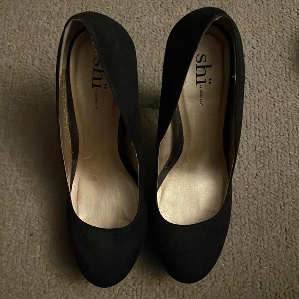 Shi by Journeys 5inch suede high heels
